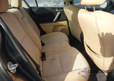 2011 Mazda Mazda3 S Sport z USA, uszkodzony, nr VIN JM1BL1U65B1419818